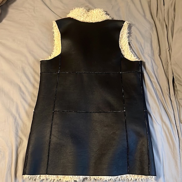 Faux fur suede vest - Picture 2 of 2